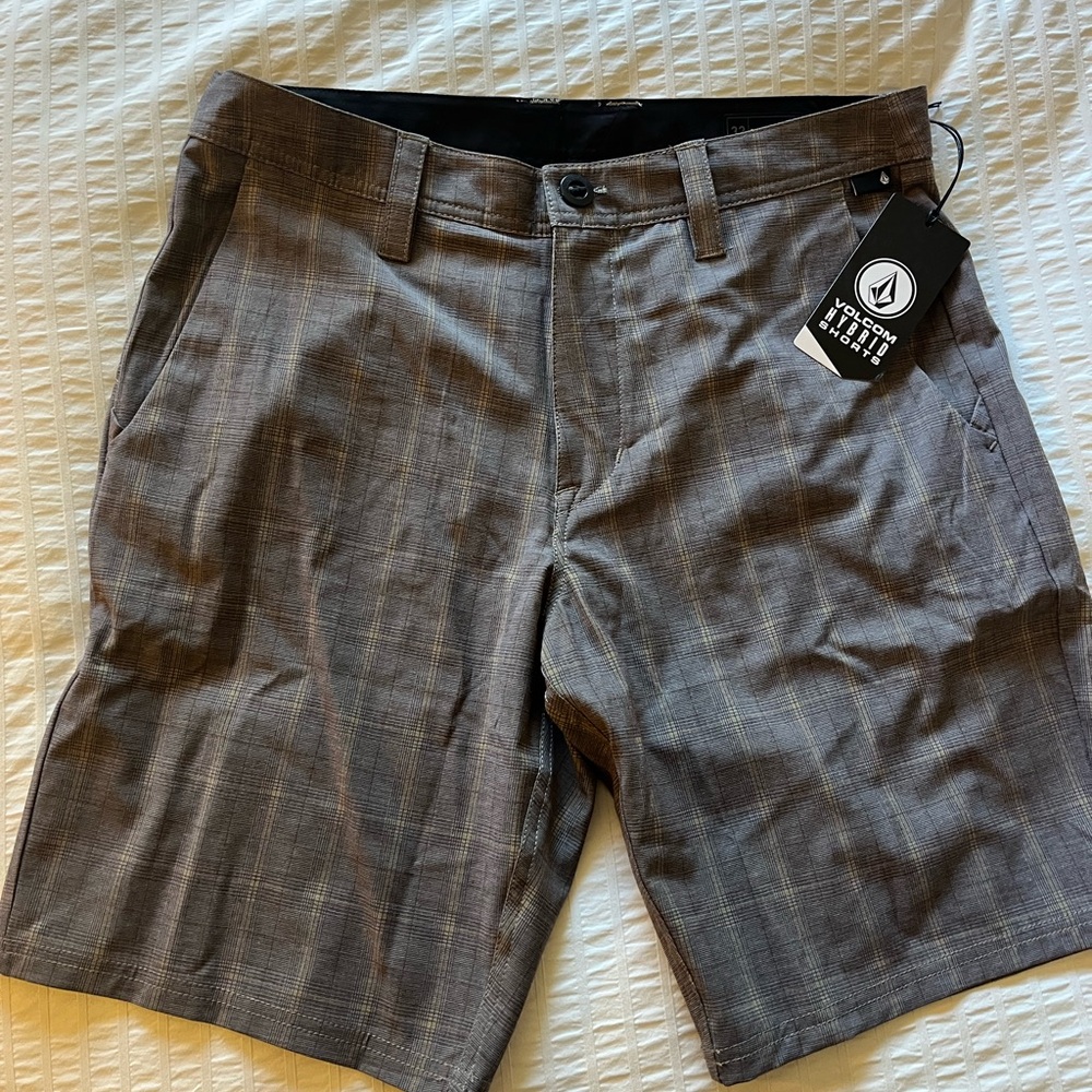 Volcom Men's Gray Plaid Shorts NWT